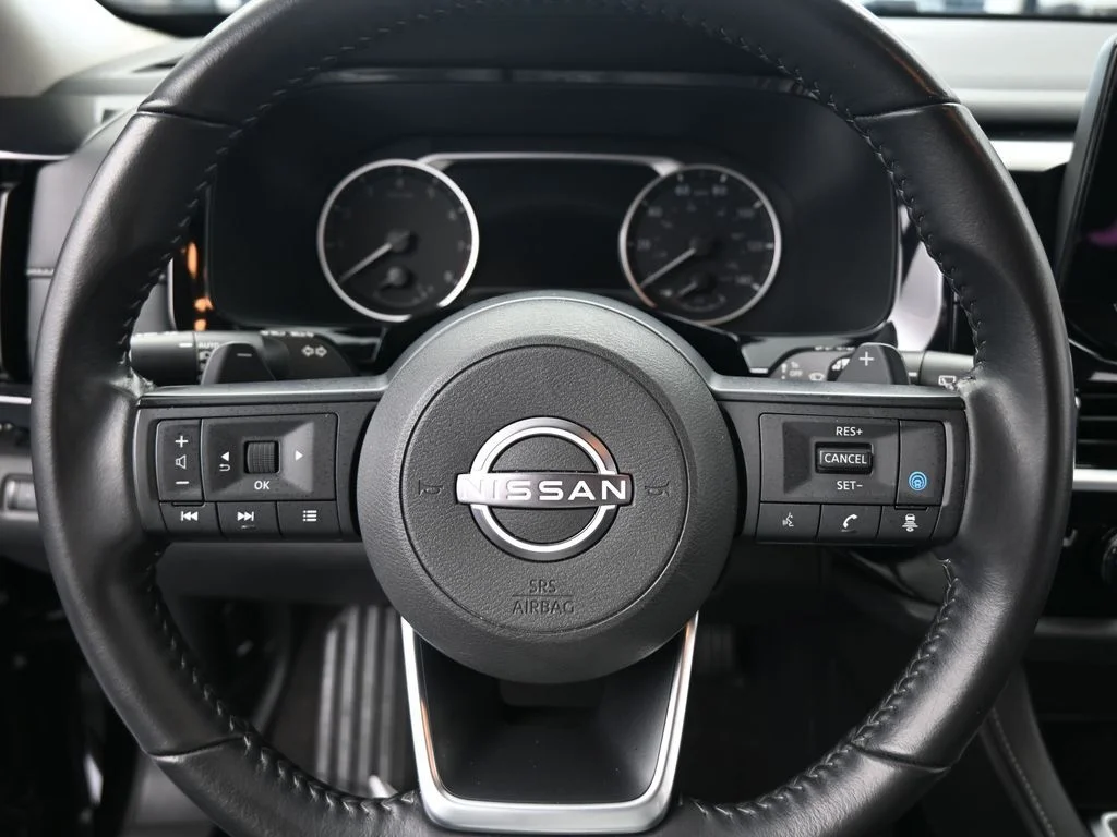 2025 Nissan Pathfinder SV - Photo 16