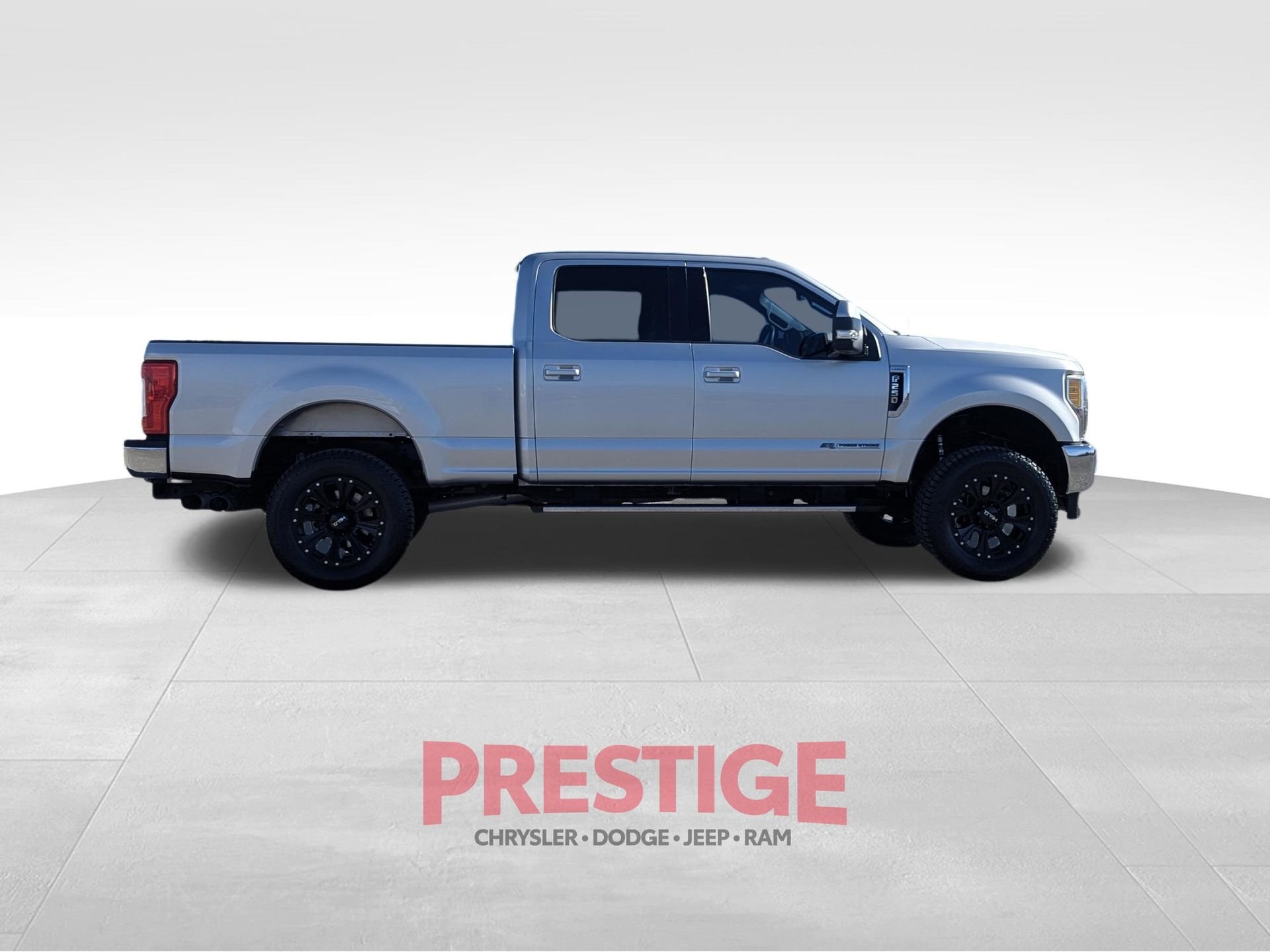 Used 2017 Silver Ford Lariat image 6