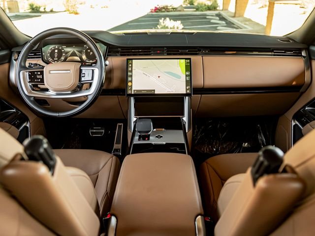 Certified Used 2025 British Racing Green SV Bespoke Ultra Met Gloss Land Rover SE image 18