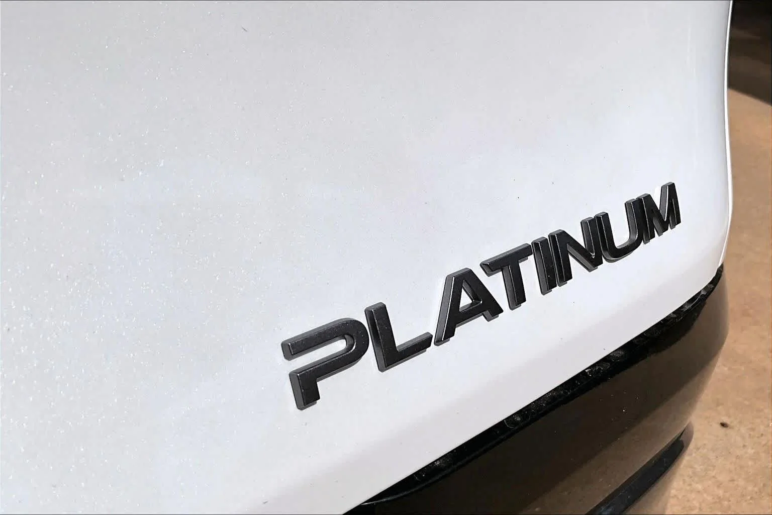 New 2026 Everest White Pearl TriCoat / Super Black Two-tone Nissan Platinum image 14