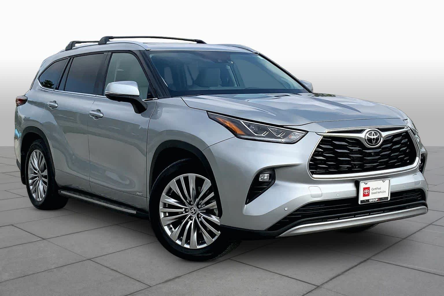 Used 2025 Celestial Silver Metallic Toyota Hybrid Platinum image 3