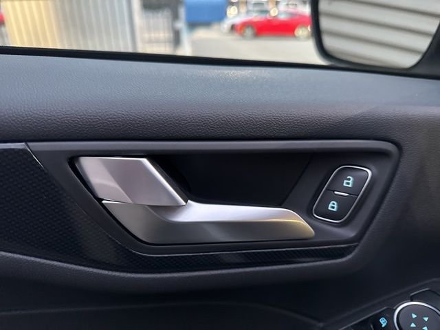 2025 Ford Escape ST-Line - Photo 12