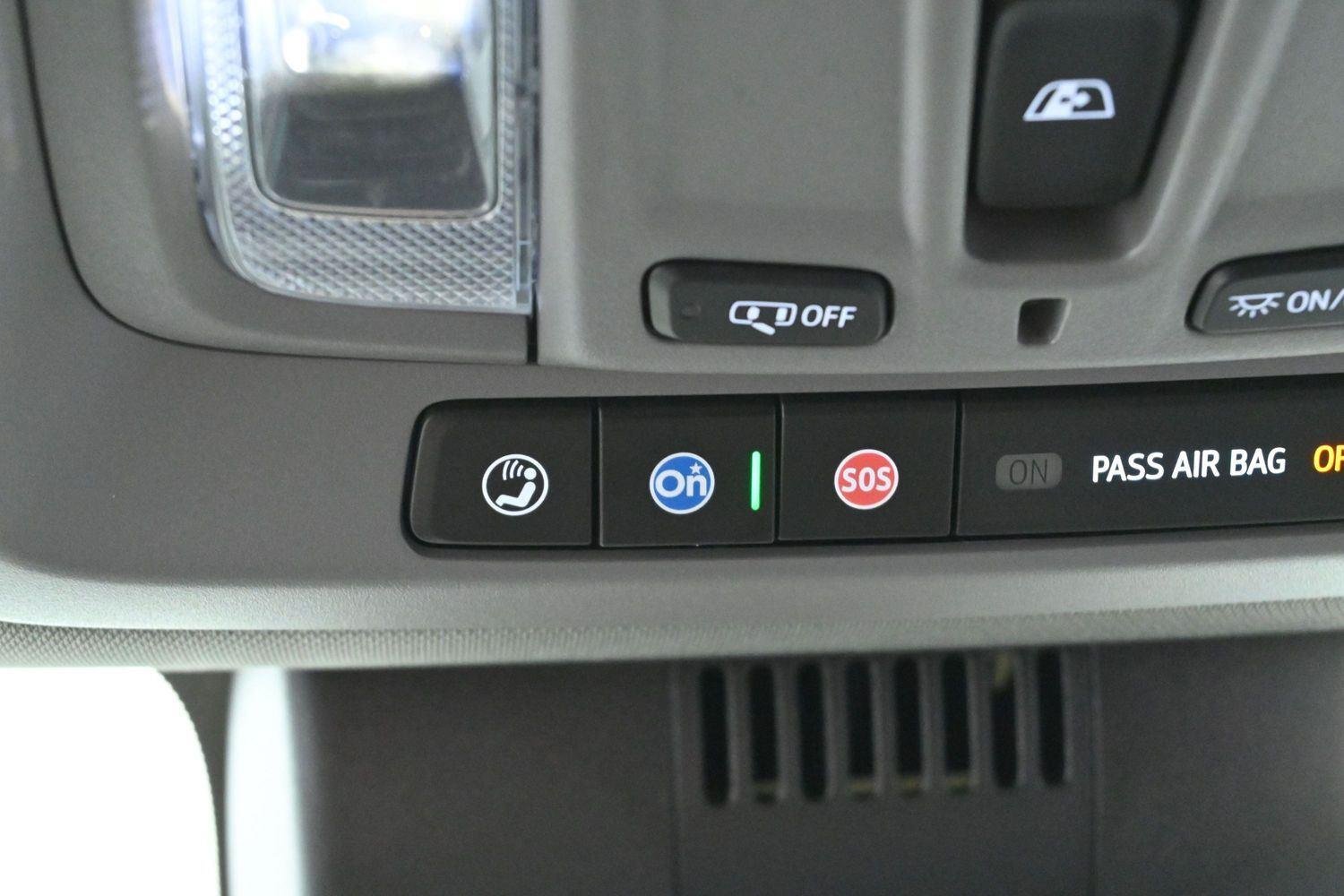 Used 2025 Summit White Chevrolet LT image 29