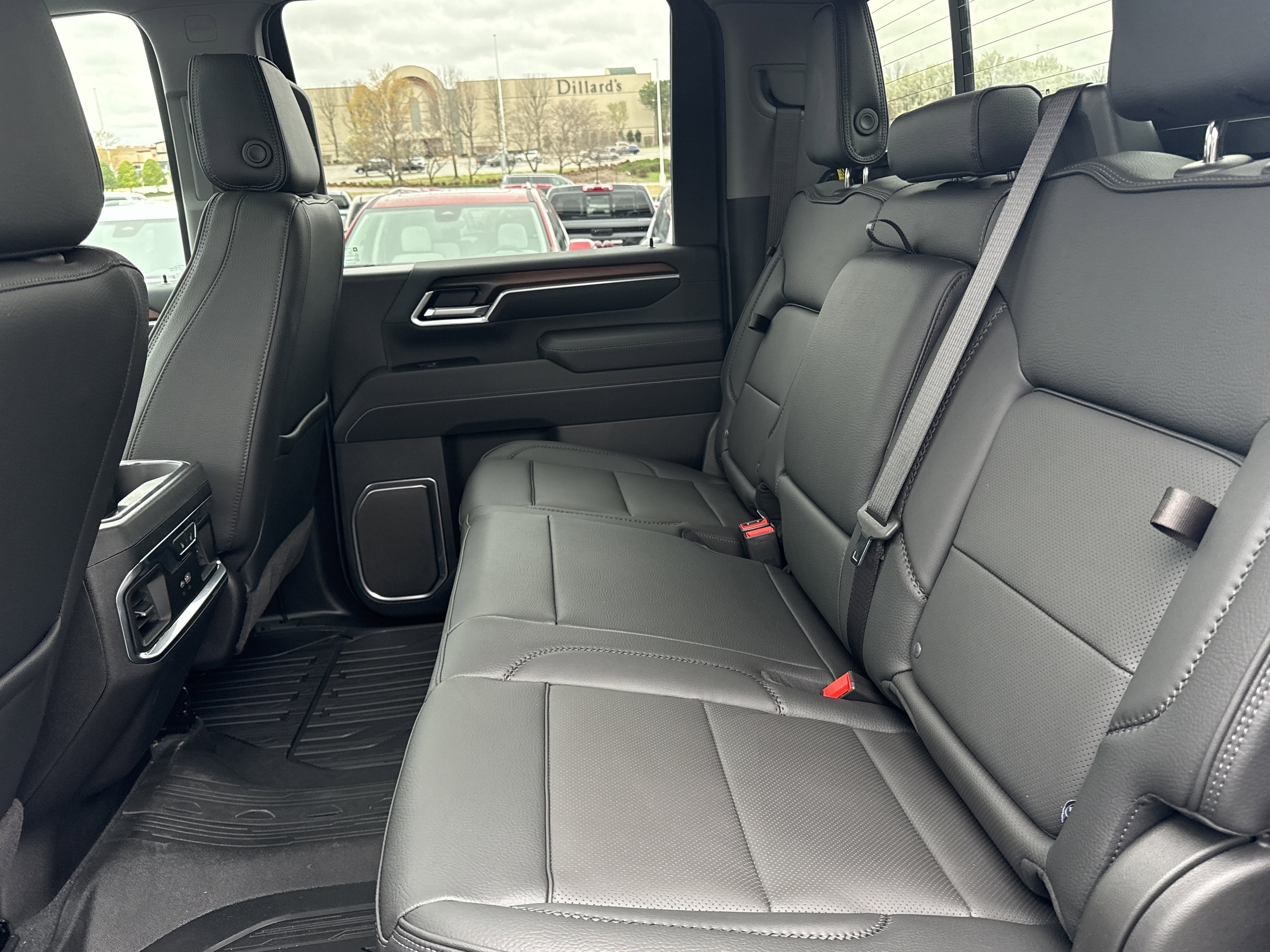 2026 GMC Sierra 2500HD Denali - Photo 6