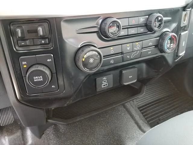 2025 Ford F-550 Super Duty Chassis Cab XL - Photo 23