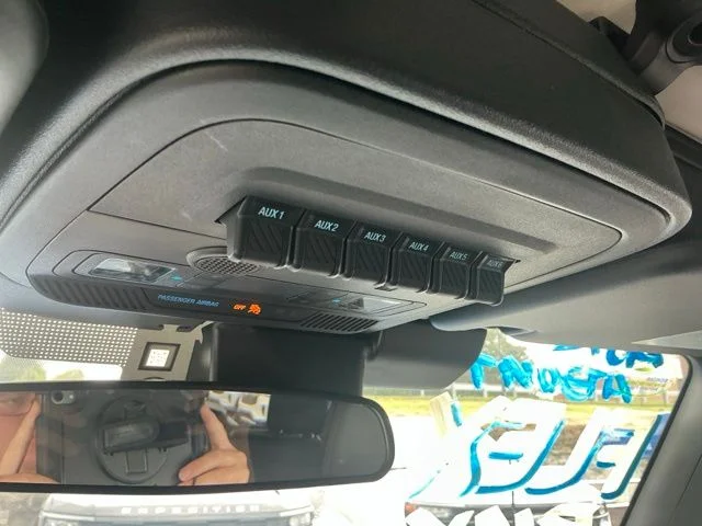 New 2026 Velocity Blue Metallic Ford Badlands® image 39