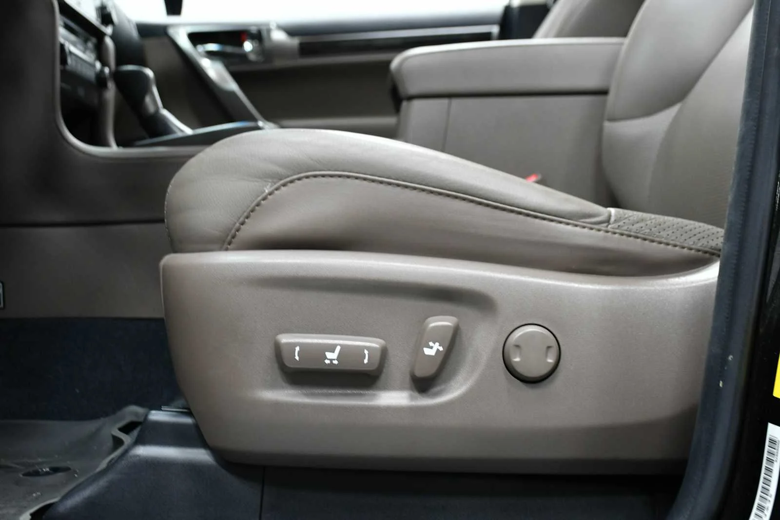 Certified Used 2023 CAVIAR Lexus Luxury image 15