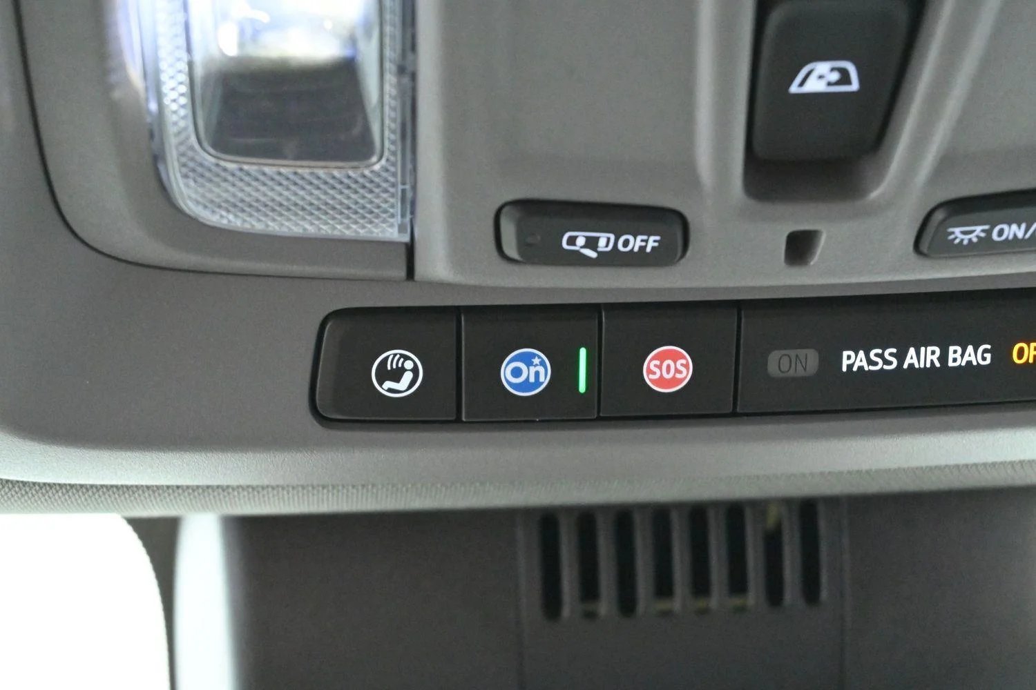 Used 2025 Summit White Chevrolet LT image 29