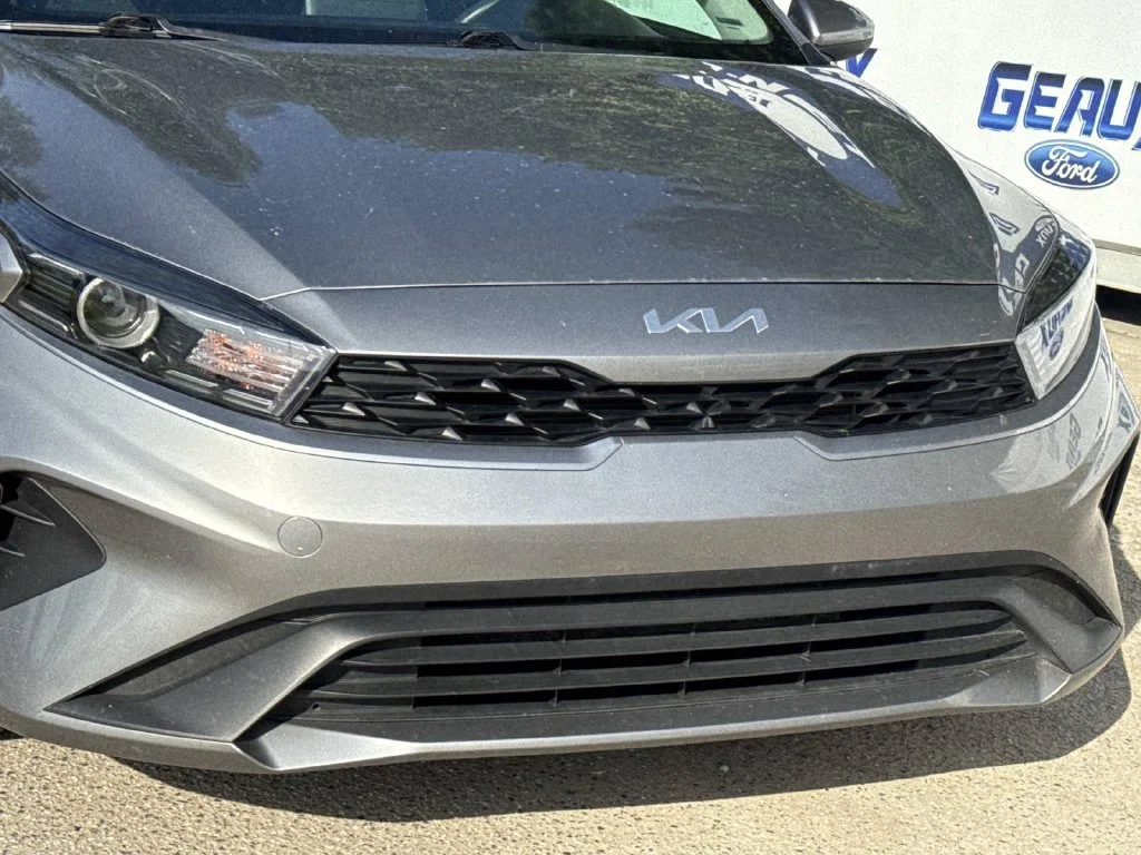 Used 2024 Gray Kia LXS image 4