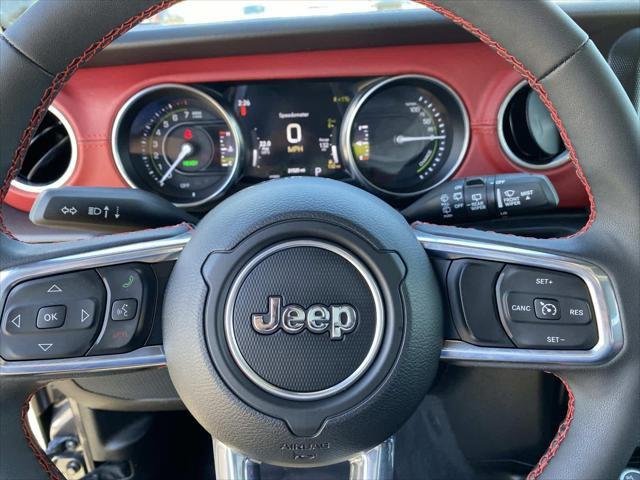 Used 2023 Granite Crystal Metallic Clearcoat Jeep Willys image 23