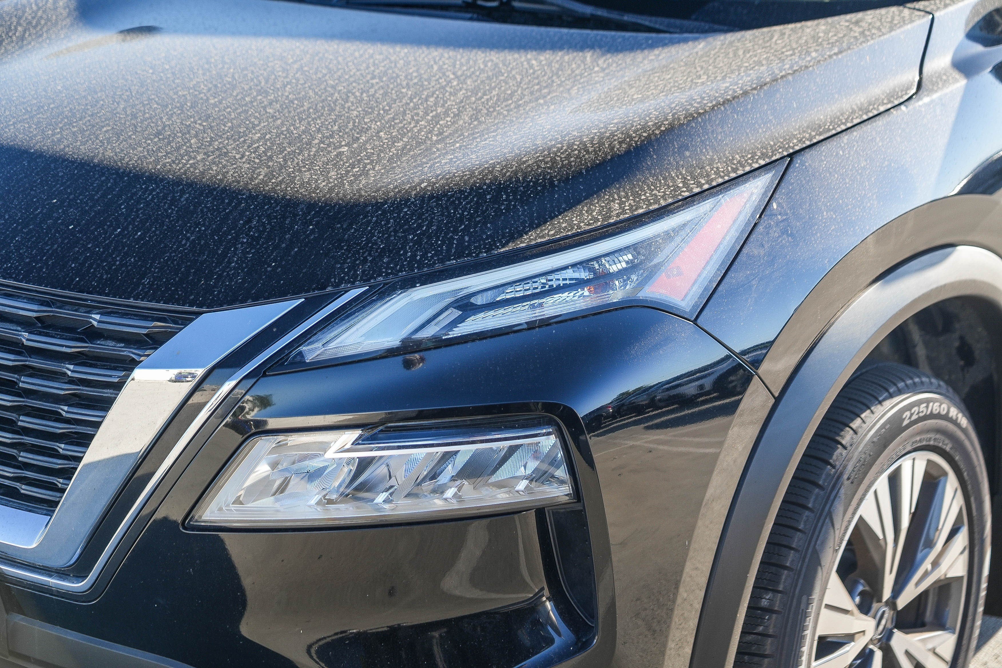 Used 2023 Super Black Nissan SV image 6
