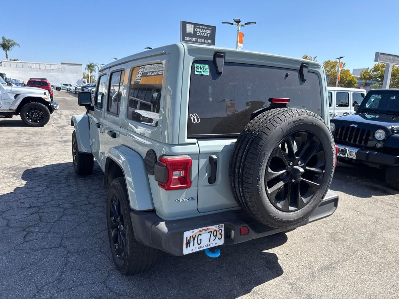 Used 2024 Earl Clearcoat Jeep Sahara image 20