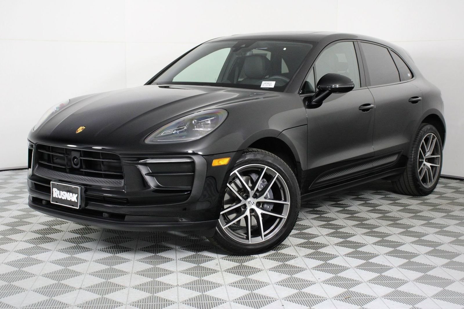 2025 Porsche Macan T