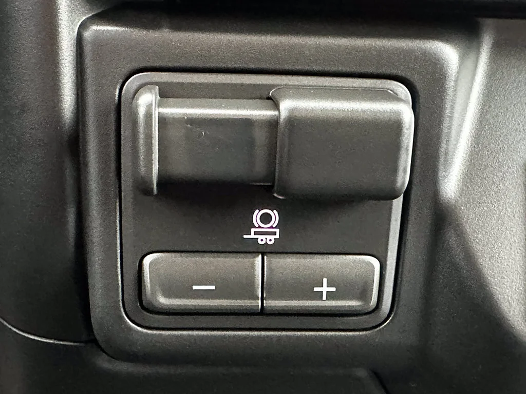 Used 2026 White Chevrolet Custom image 29