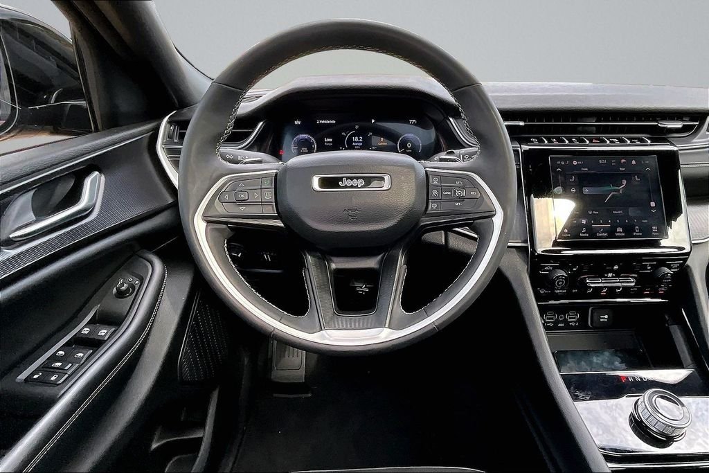 Used 2023 Black Jeep Altitude image 5