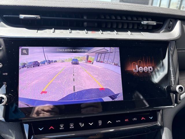 New 2026 Diamond Black Crystal Pearl-Coat Exterior Paint Jeep Altitude image 13
