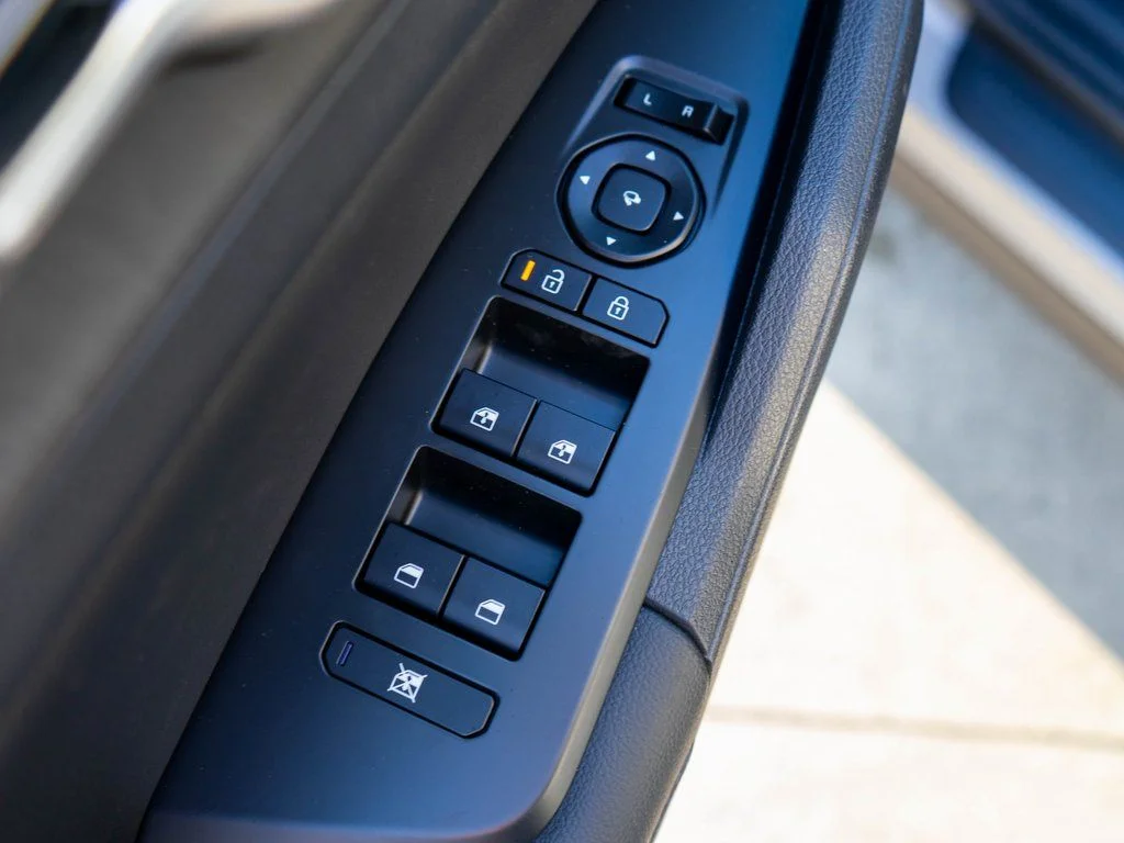 New 2026 Wolf Gray Kia X-Line image 17