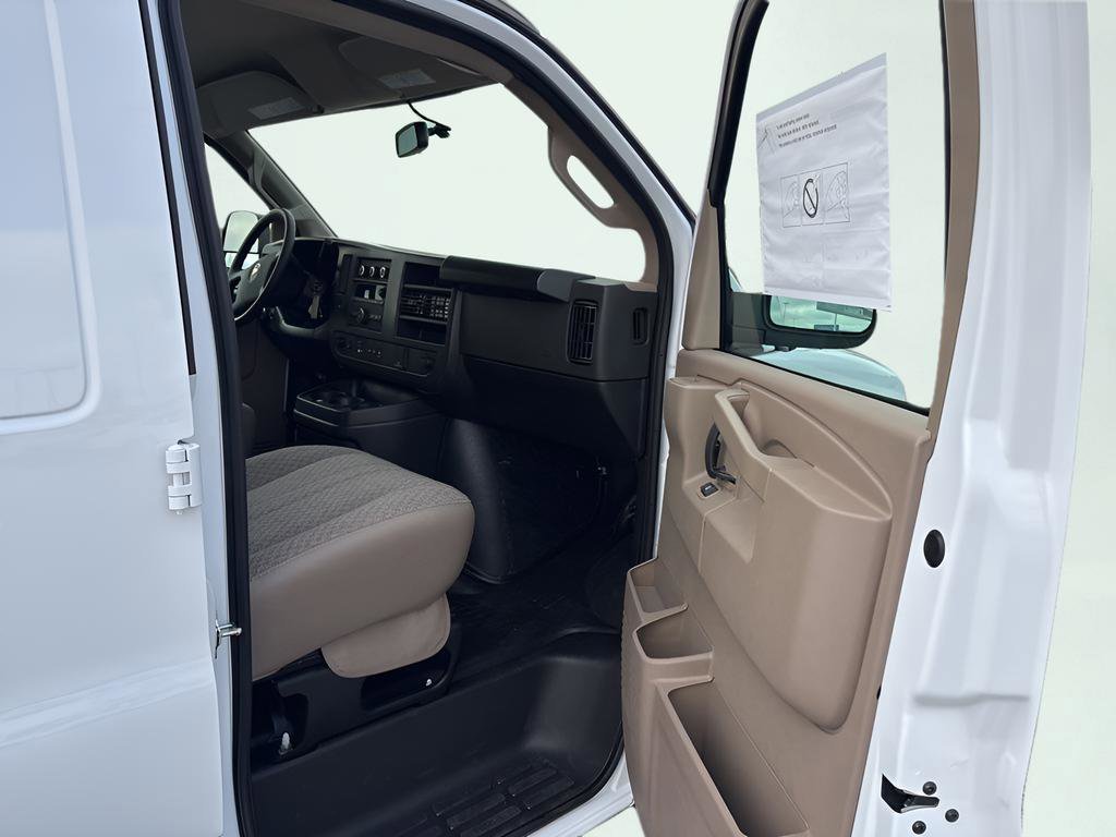 2025 Chevrolet Express Cargo Work Van - Photo 14