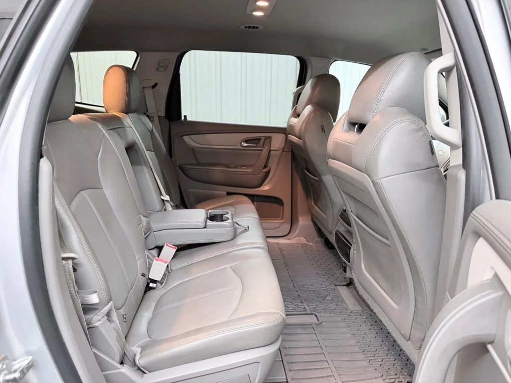 Used 2014 Silver Chevrolet LT image 33