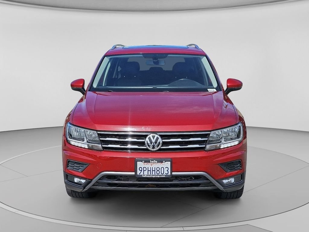 Used 2018 Cardinal Red Metallic Volkswagen 2.0T SEL image 5
