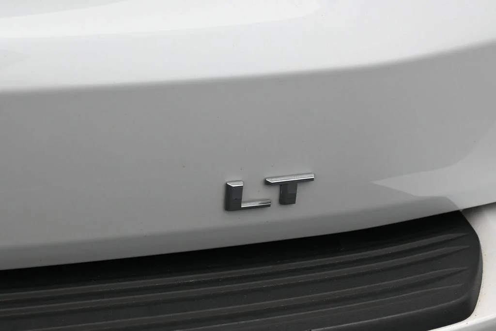 Used 2023 Iridescent Pearl Tricoat Chevrolet LT image 42