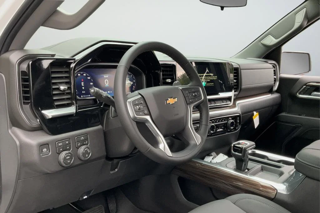 New 2026 Chevrolet Silverado 1500 LT 4D Crew Cab