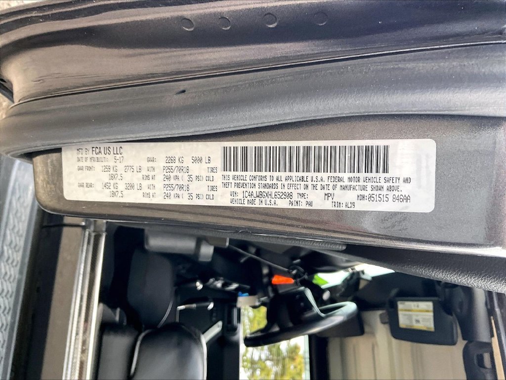 Used 2017 Granite Crystal Metallic Clearcoat Jeep Sahara image 28
