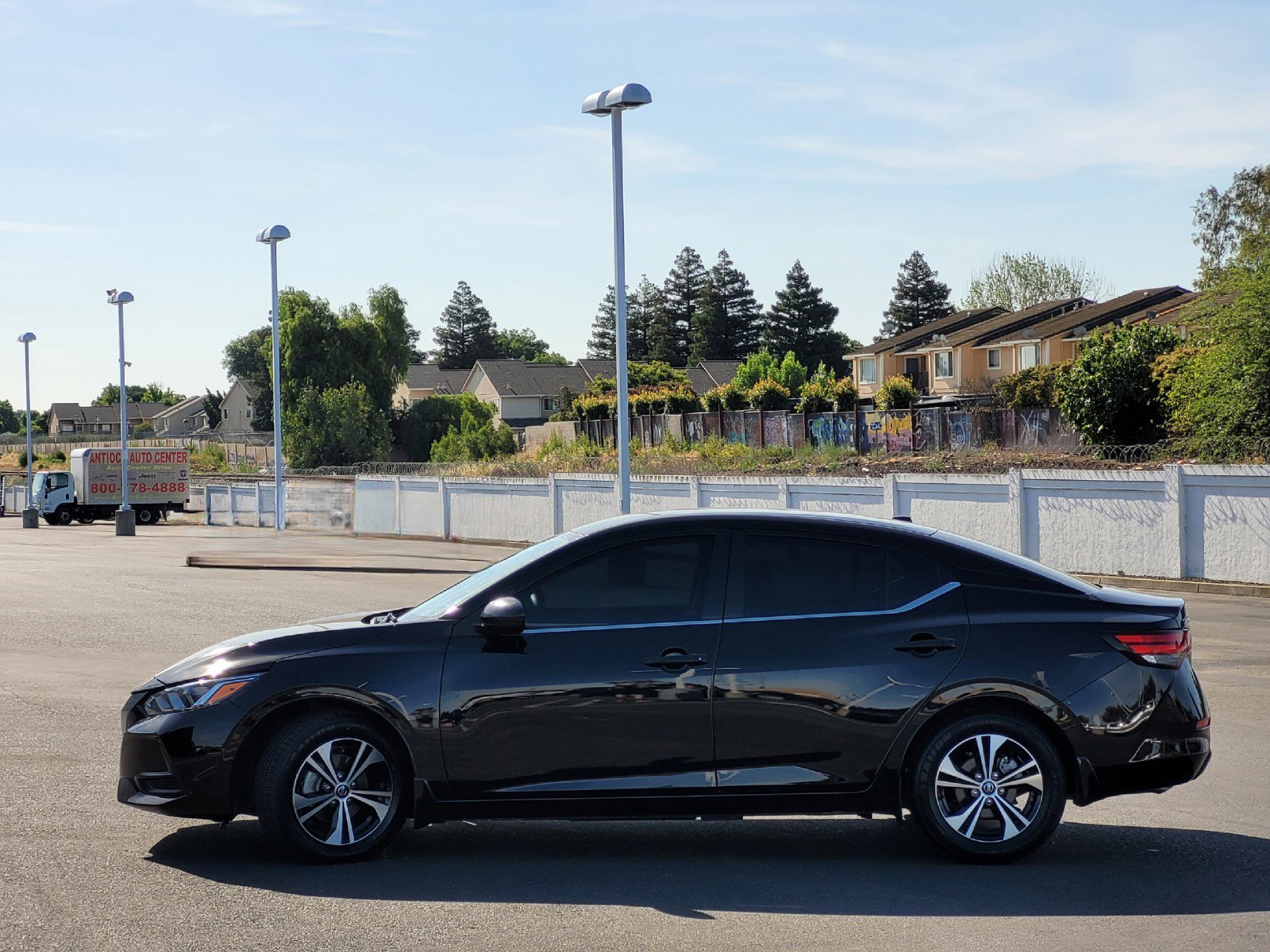 Used 2022 Super Black Nissan SV image 7