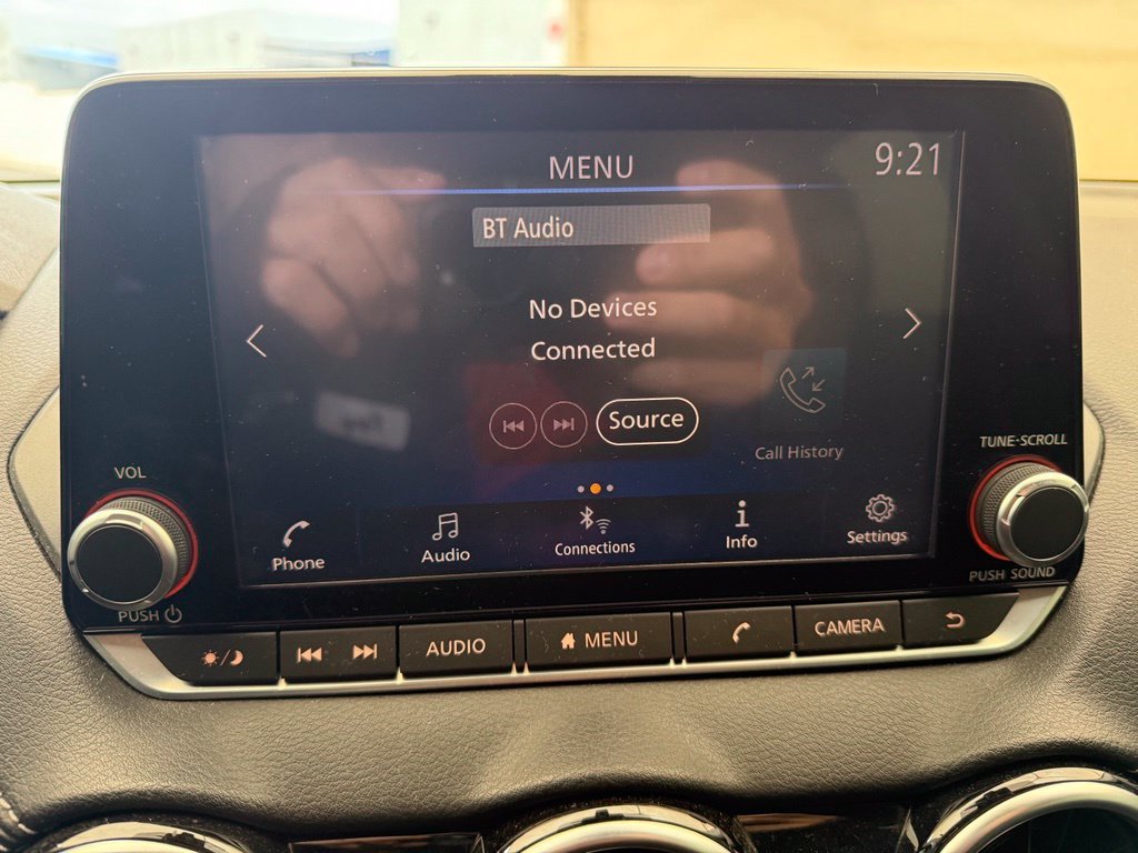 Used 2020 Rosewood Nissan SV image 18