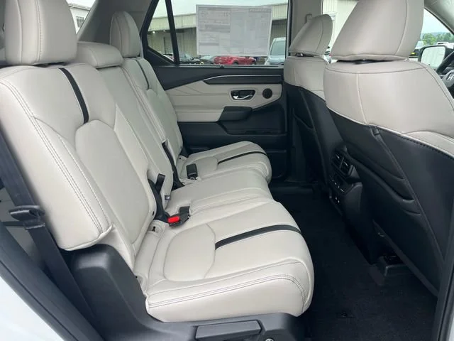 New 2026 Platinum White Honda Touring image 12