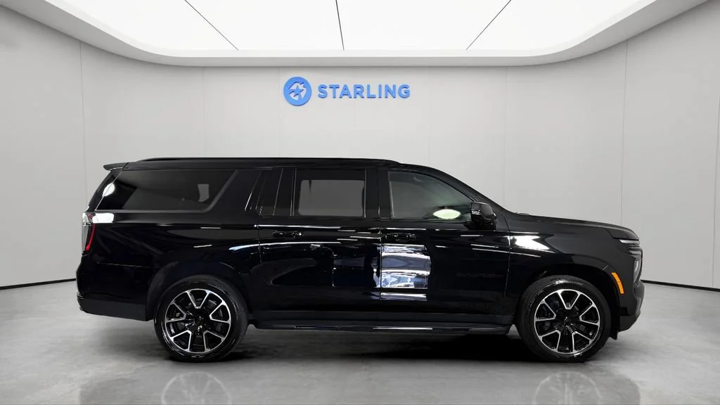 2025 Chevrolet Suburban RST - Photo 11