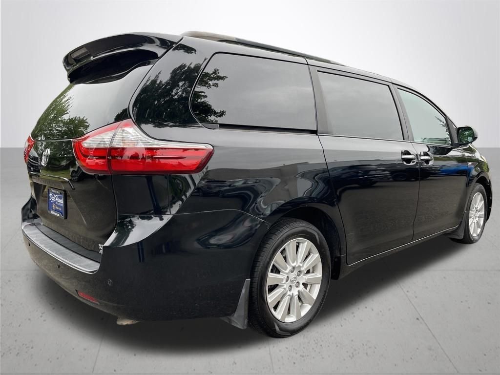 Used 2017 Midnight Black Metallic Toyota XLE image 5