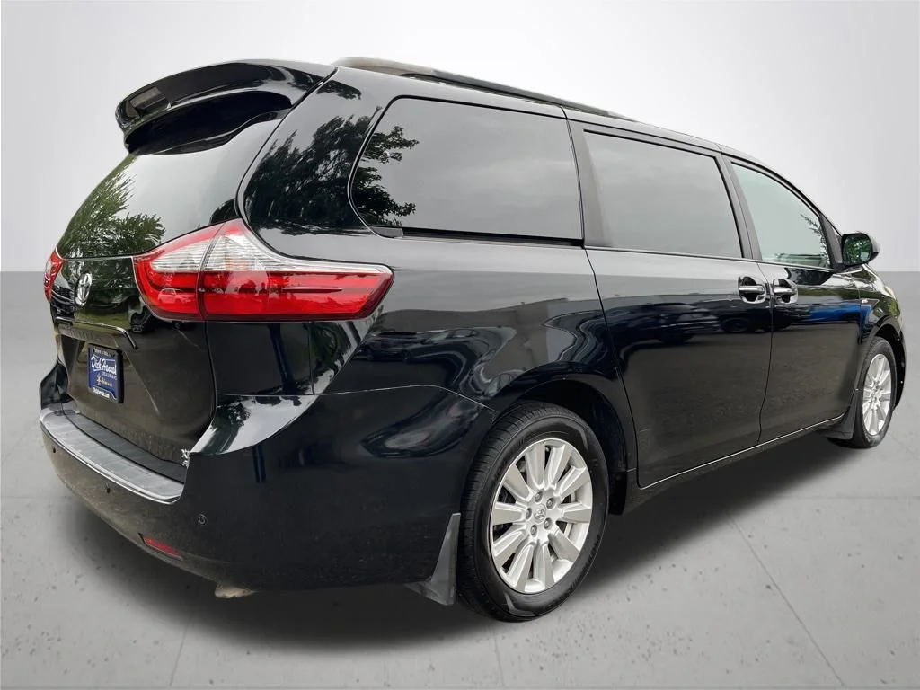 Used 2017 Black Toyota XLE image 5