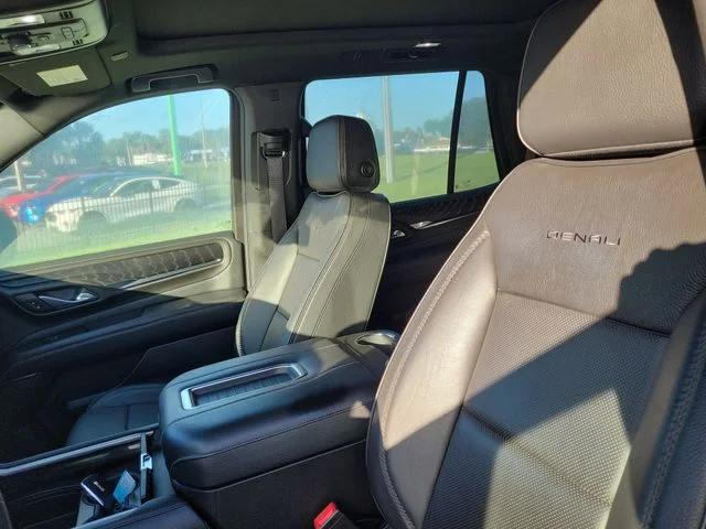 Used 2023 Silver GMC Denali image 21