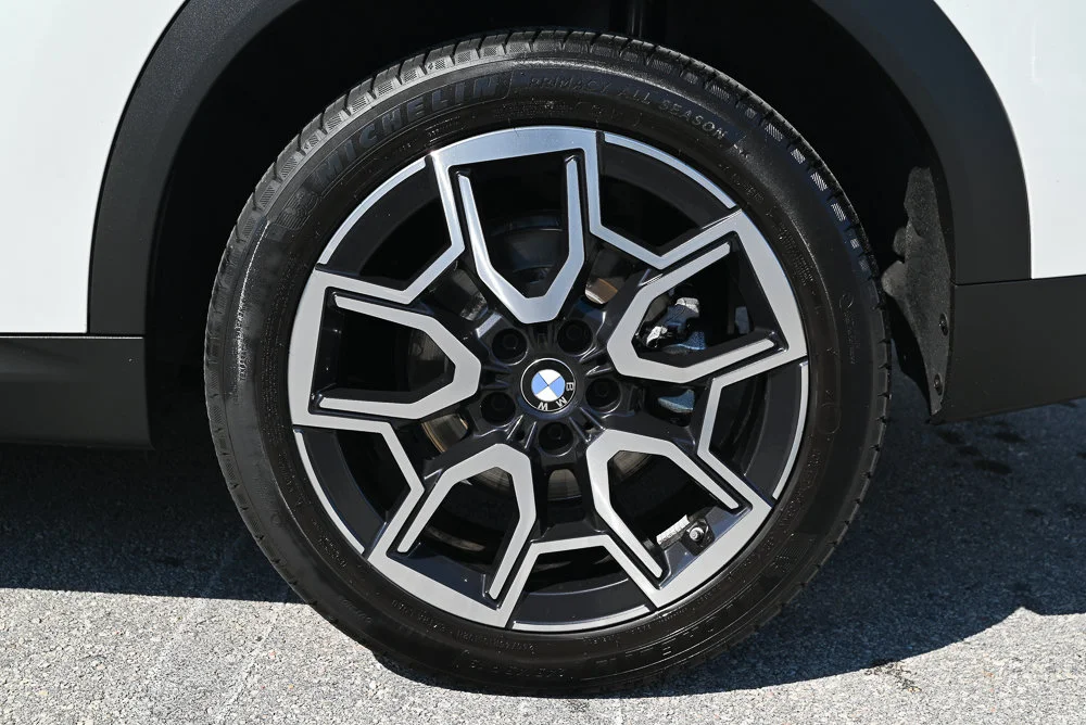 Used 2025 White BMW xDrive28i image 8