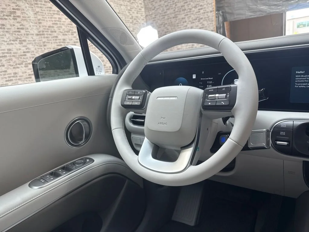 New 2027 Creamy White Pearl Hyundai SEL image 19