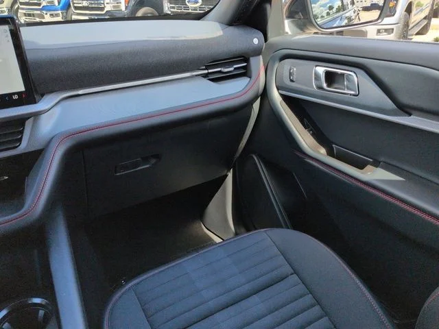 New 2026 Agate Black Metallic Ford ST-Line image 17