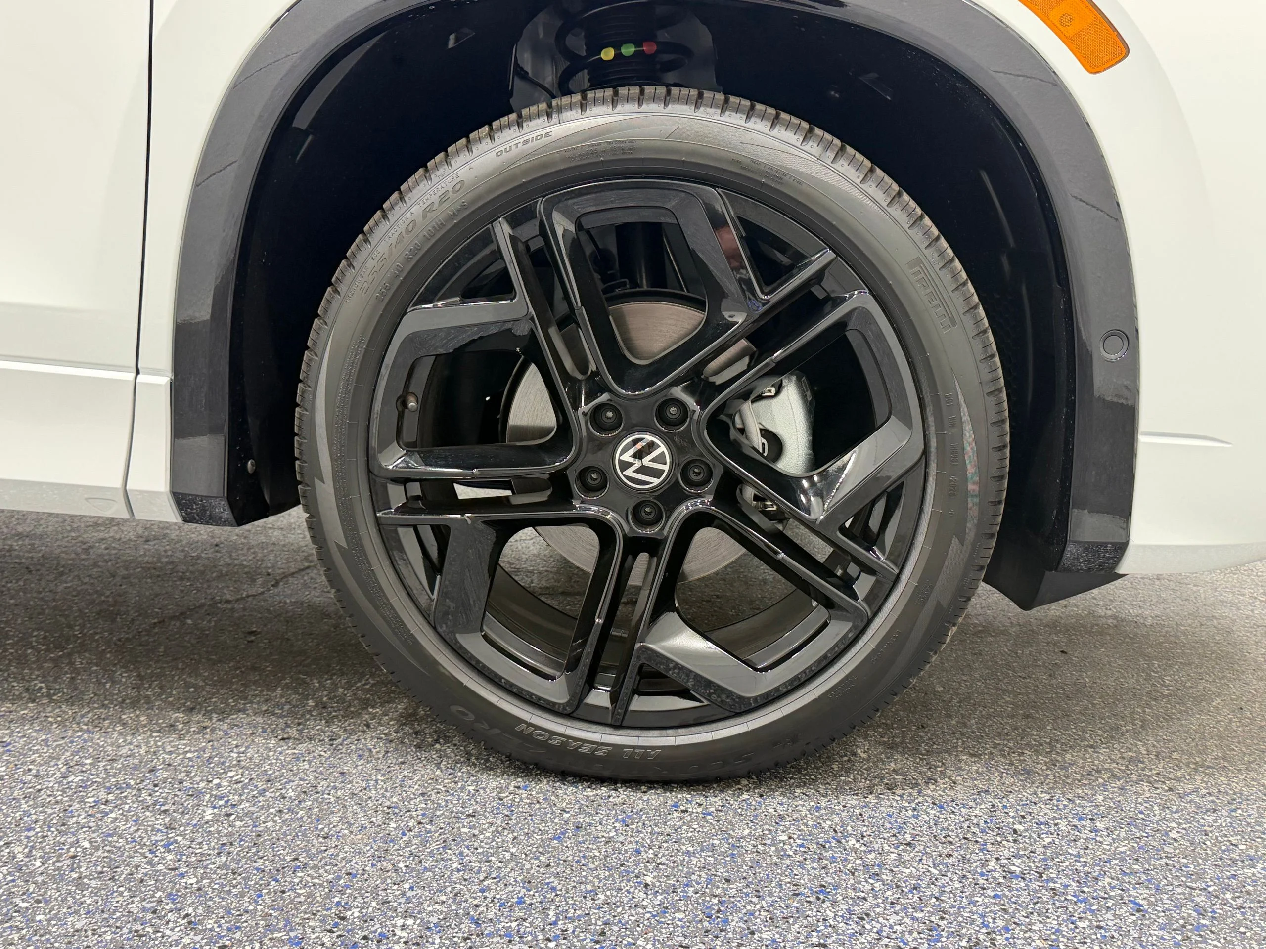 New 2026 White Volkswagen SE R-Line Black image 14