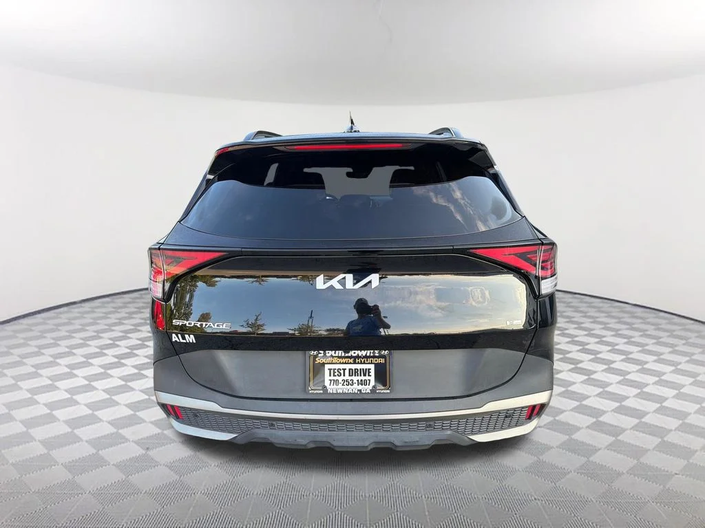 Used 2023 Black Kia X-Pro Prestige image 6