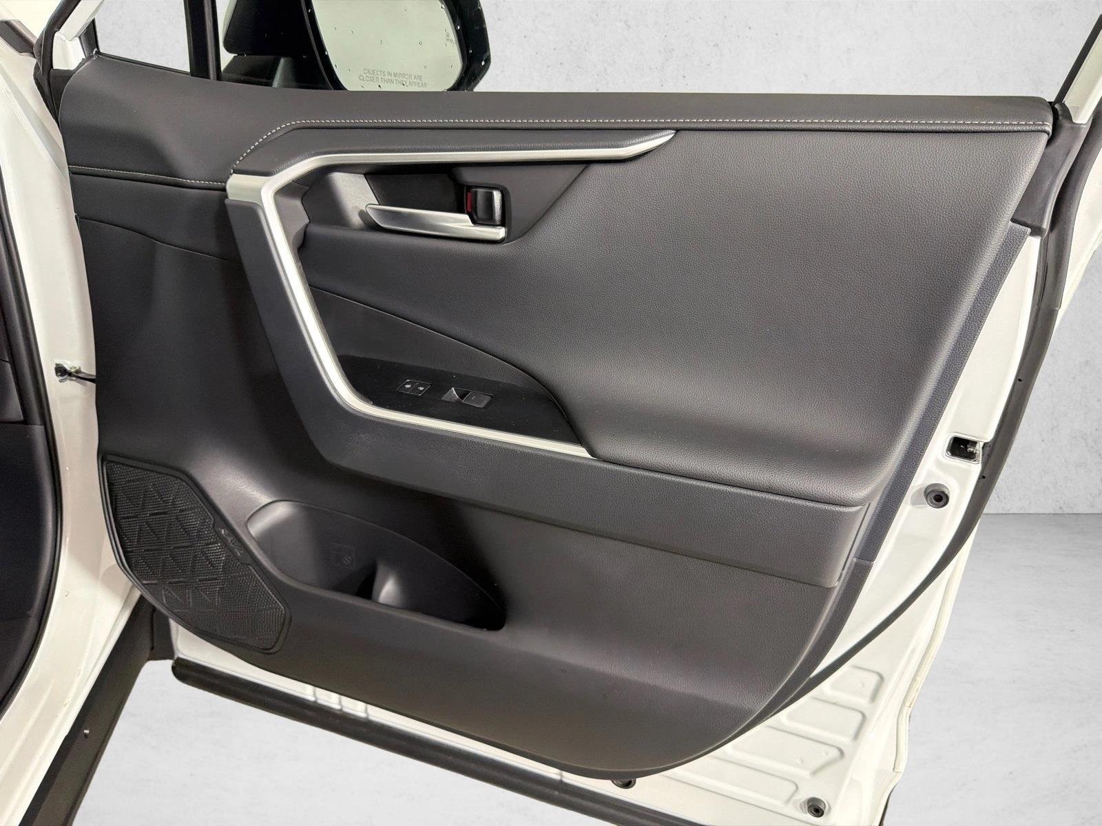 Certified Used 2025 Wind Chill Pearl Toyota Limited image 15