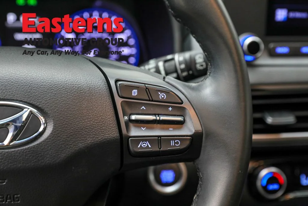 Used 2022 Teal Hyundai SEL image 15
