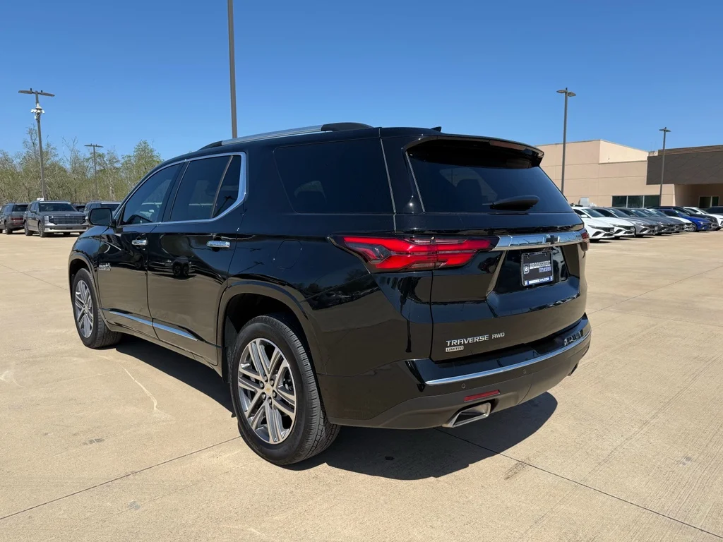 Used 2024 Mosaic Black Metallic Chevrolet High Country image 8