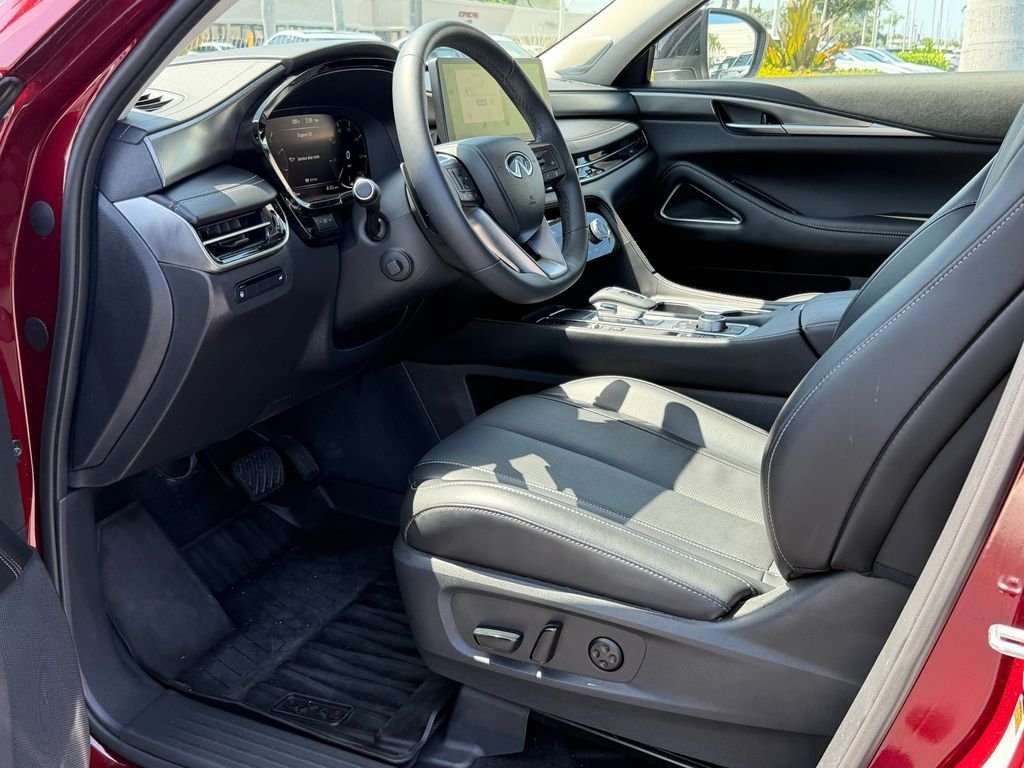 Used 2026 Red INFINITI LUXE image 13