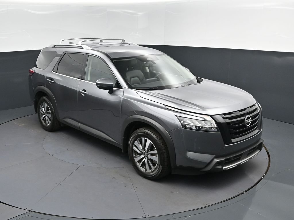 2023 Nissan Pathfinder SL 2WD's photo