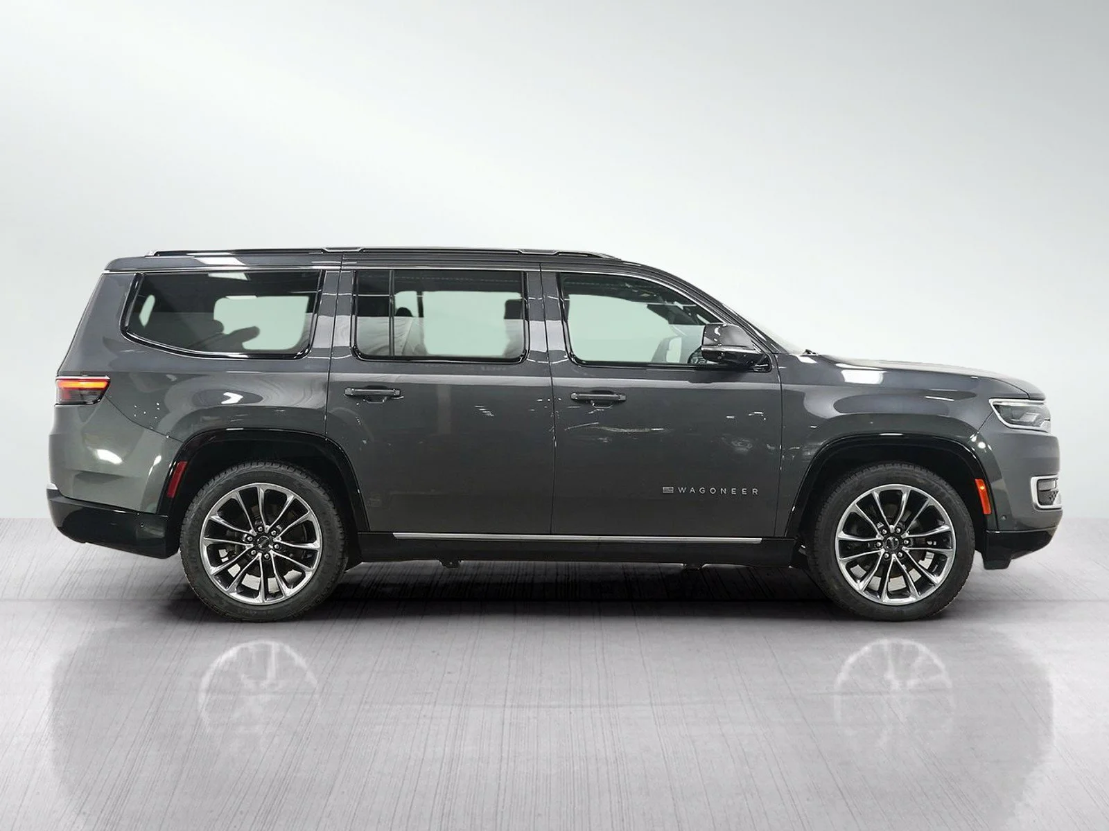 Used 2022 Baltic Gray Metallic Clearcoat Jeep Series III image 6