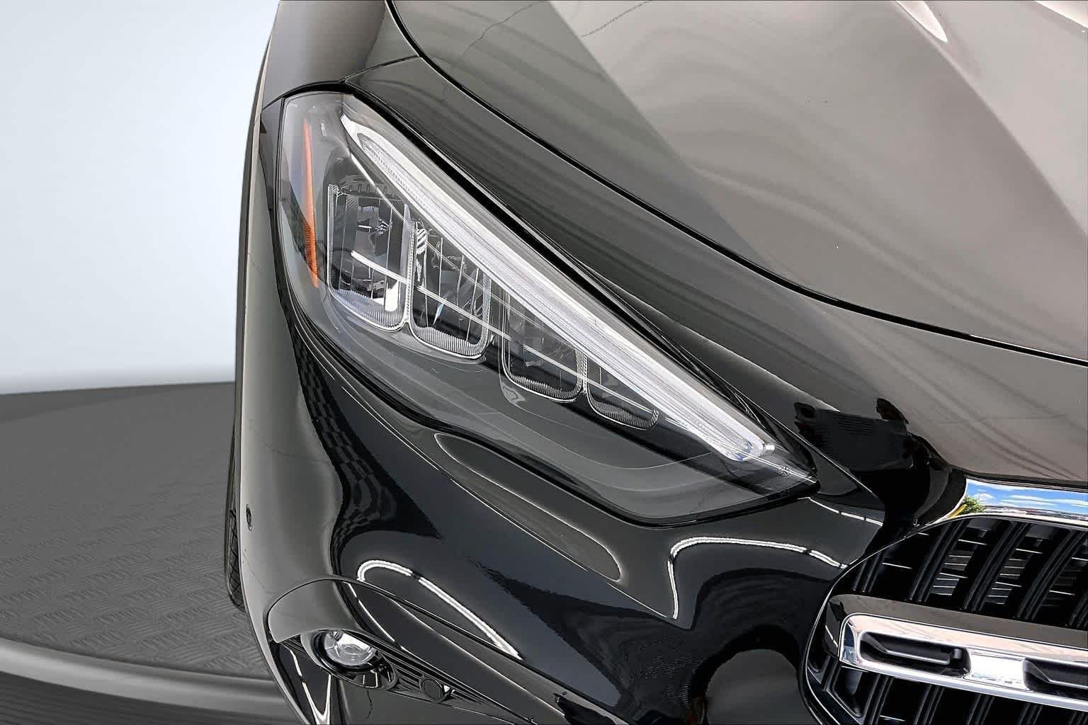 New 2026 Cosmos Black Metallic Mercedes-Benz GLA 250 image 21