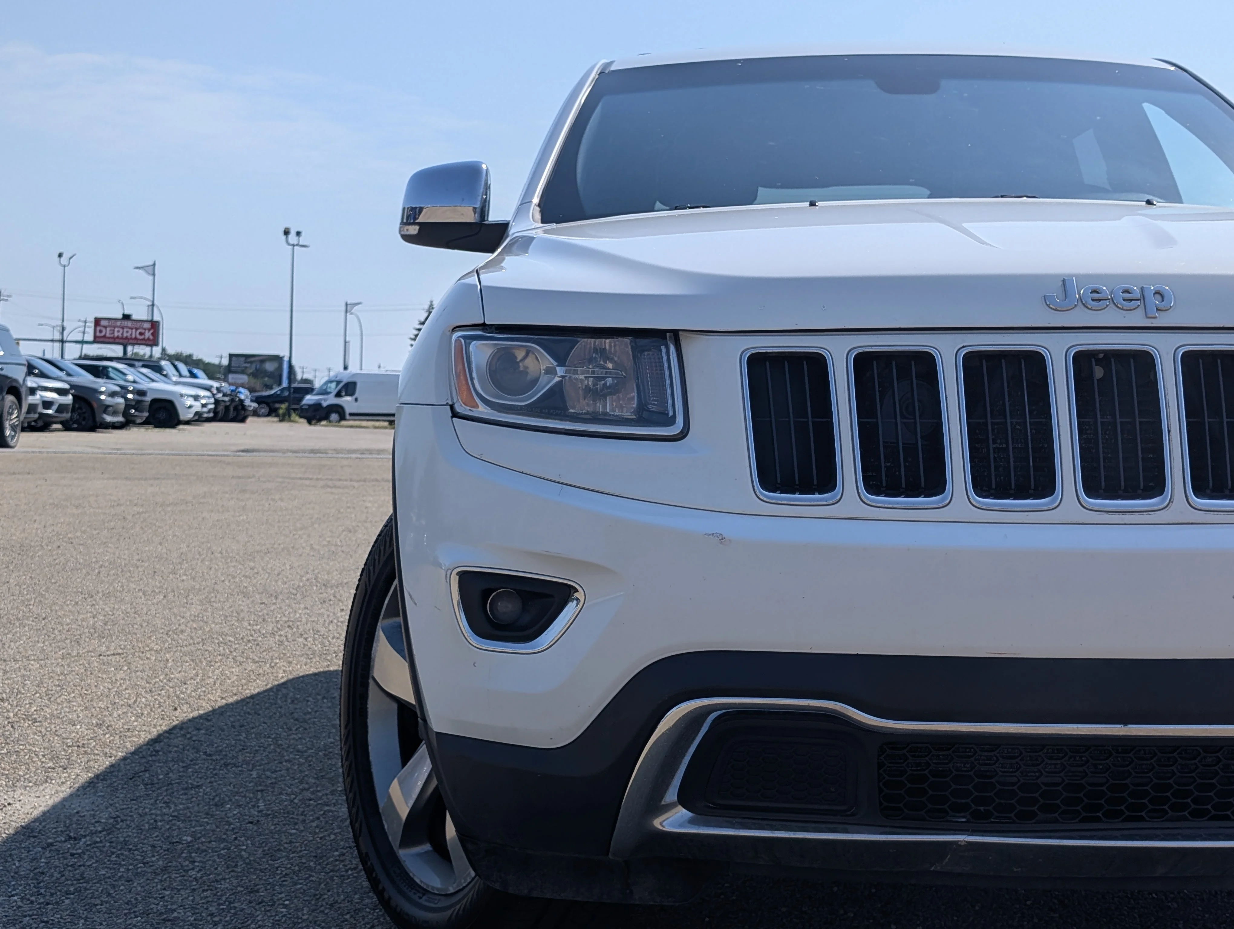 Used 2014 Bright White Clearcoat Jeep Limited image 11