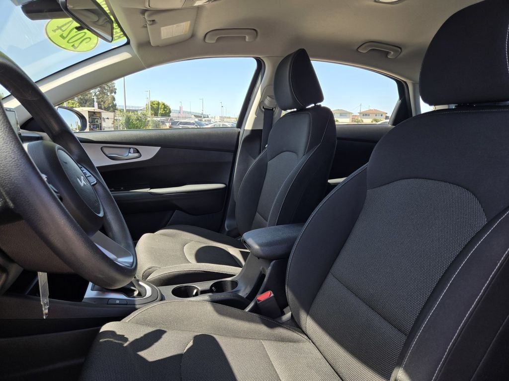 Used 2024 Aurora Black Kia LXS image 13