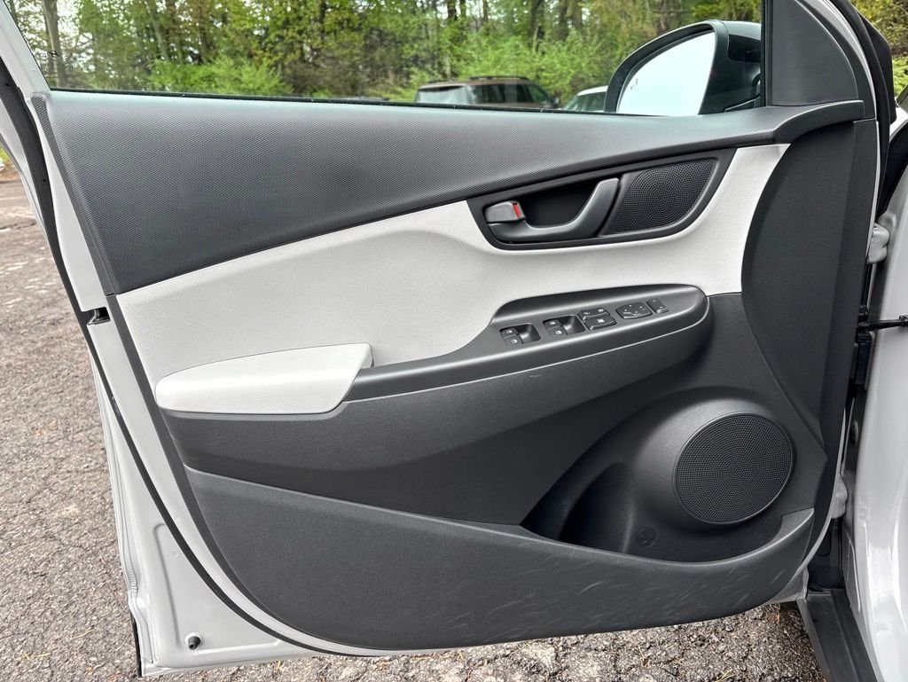 Used 2023 Silver Hyundai SEL image 28