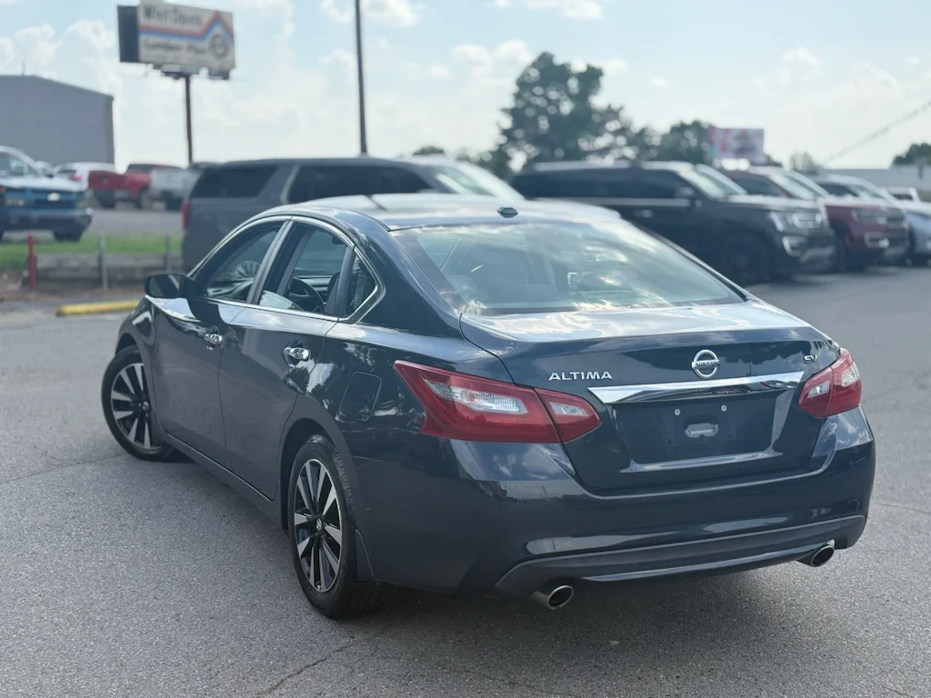 Used 2018 Storm Blue Nissan 2.5 SV image 5